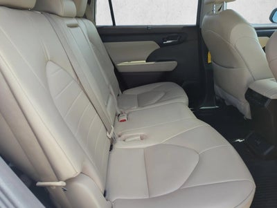 2022 Toyota Highlander XLE FWD (Natl)