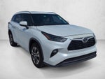 2022 Toyota Highlander XLE FWD (Natl)