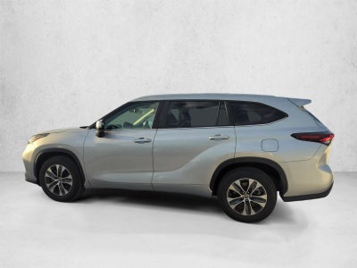 2024 Toyota Highlander XLE FWD (Natl)
