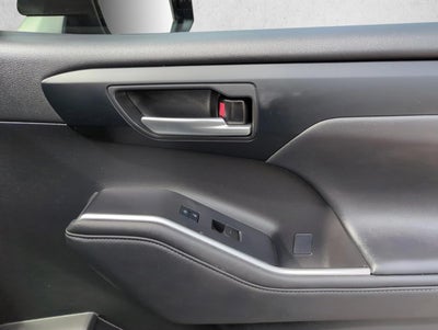 2023 Toyota Highlander XLE FWD (Natl)