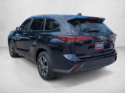 2023 Toyota Highlander XLE FWD (Natl)