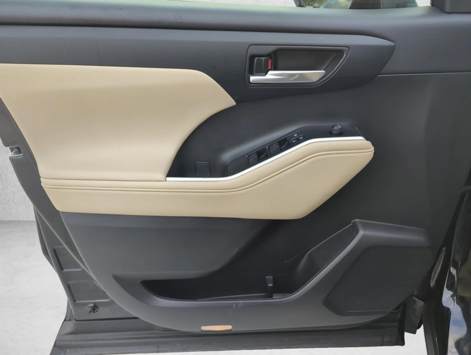 2023 Toyota Highlander XLE FWD (Natl)