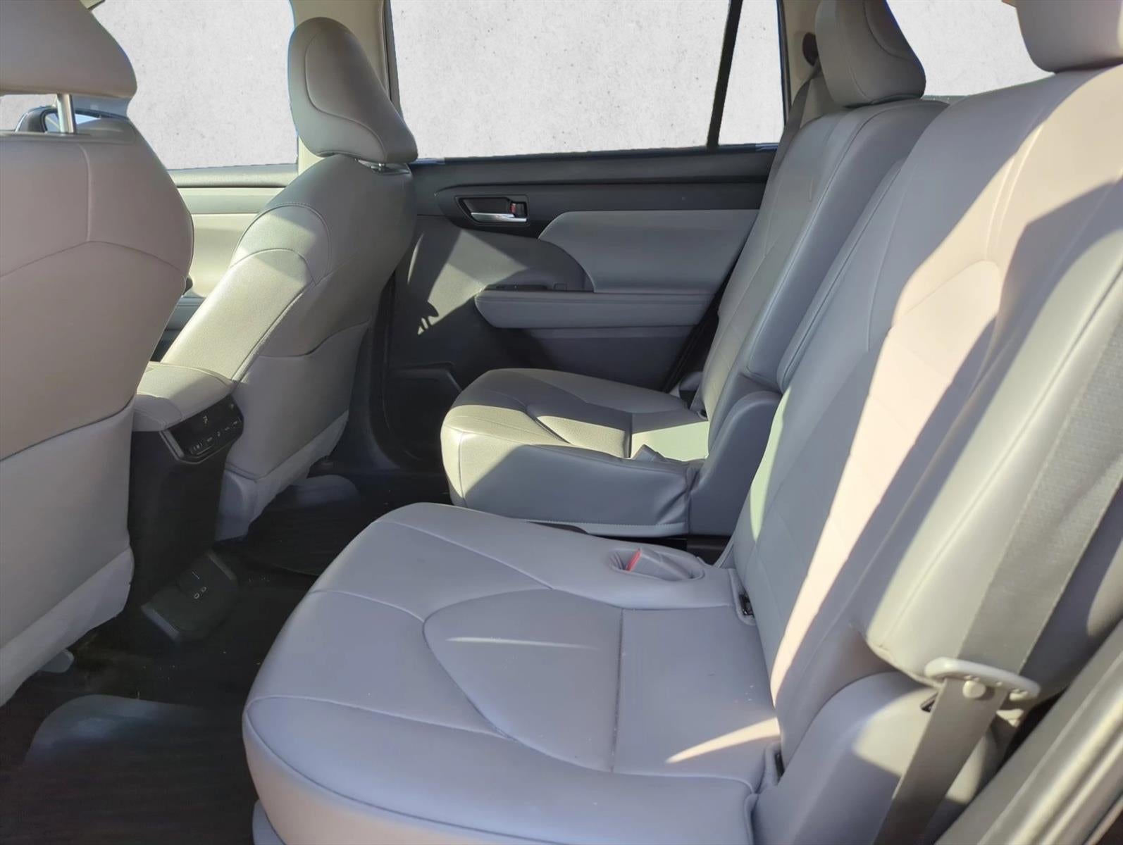 2023 Toyota Highlander XLE FWD (Natl)