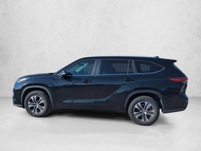 2023 Toyota Highlander XLE FWD (Natl)