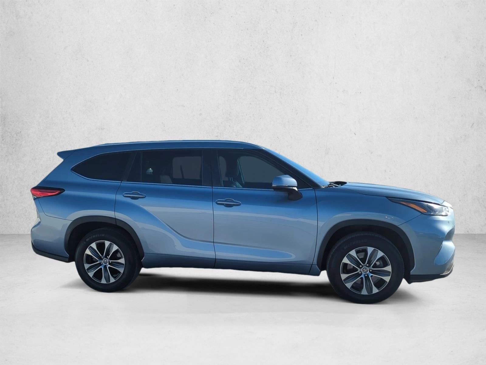 2023 Toyota Highlander XLE FWD (Natl)