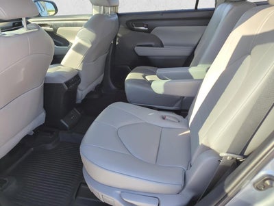 2023 Toyota Highlander XLE FWD (Natl)