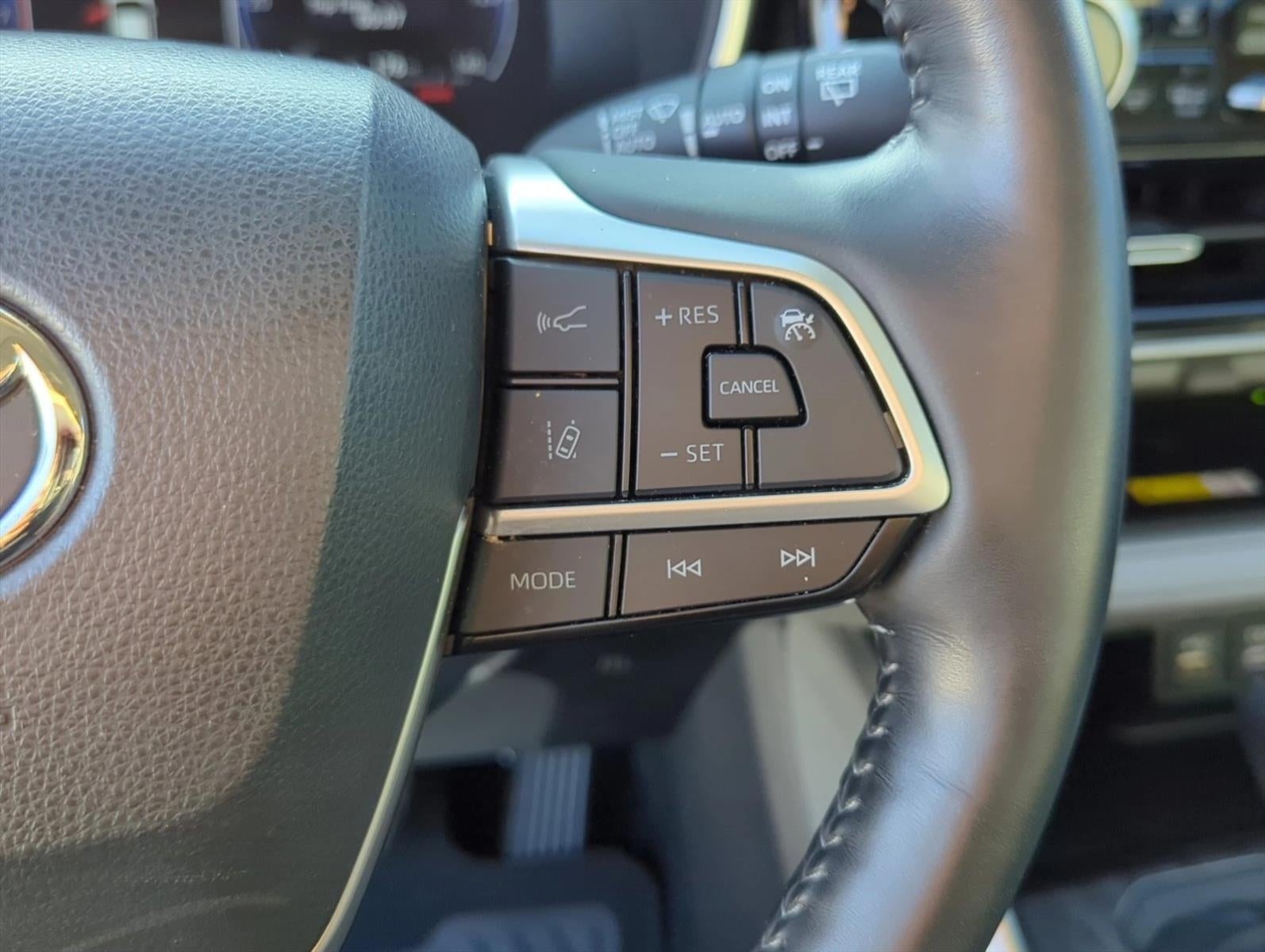 2023 Toyota Highlander Platinum FWD (Natl)
