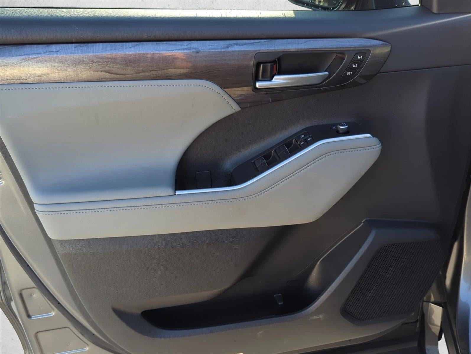 2023 Toyota Highlander Platinum FWD (Natl)