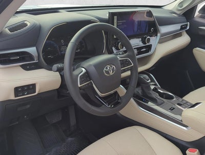 2024 Toyota Highlander Platinum FWD (Natl)