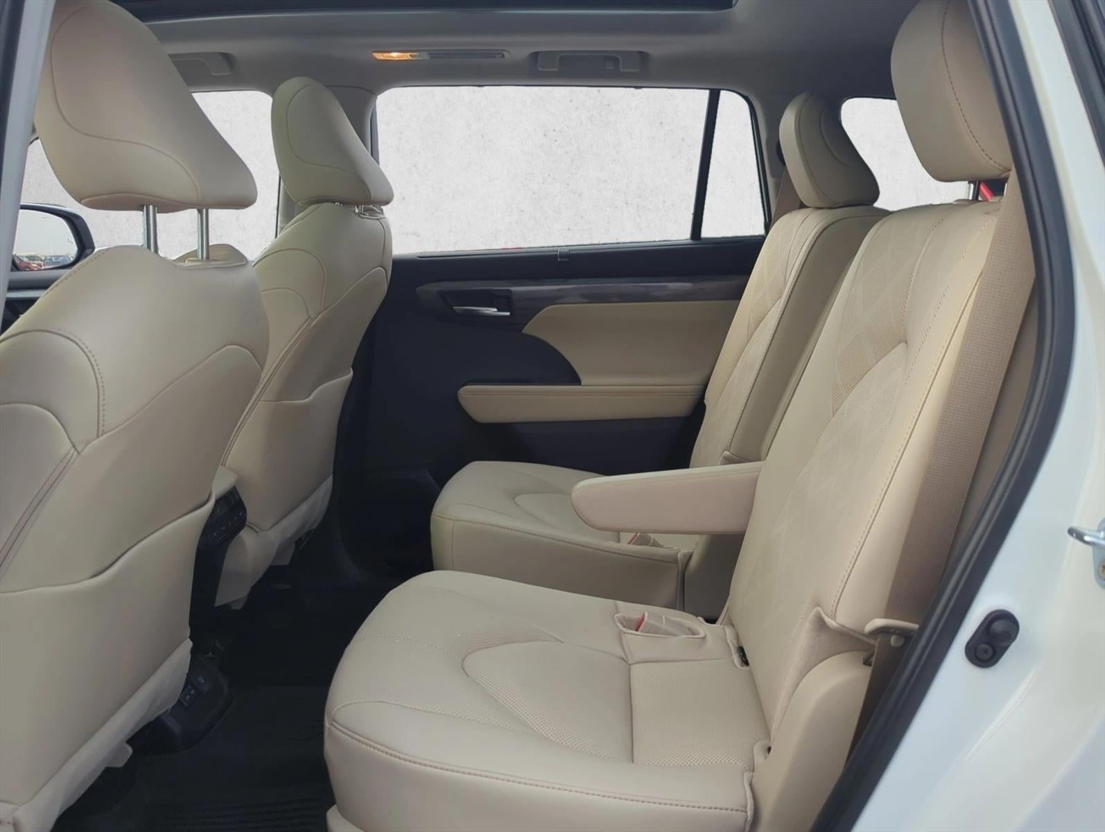 2024 Toyota Highlander Platinum FWD (Natl)