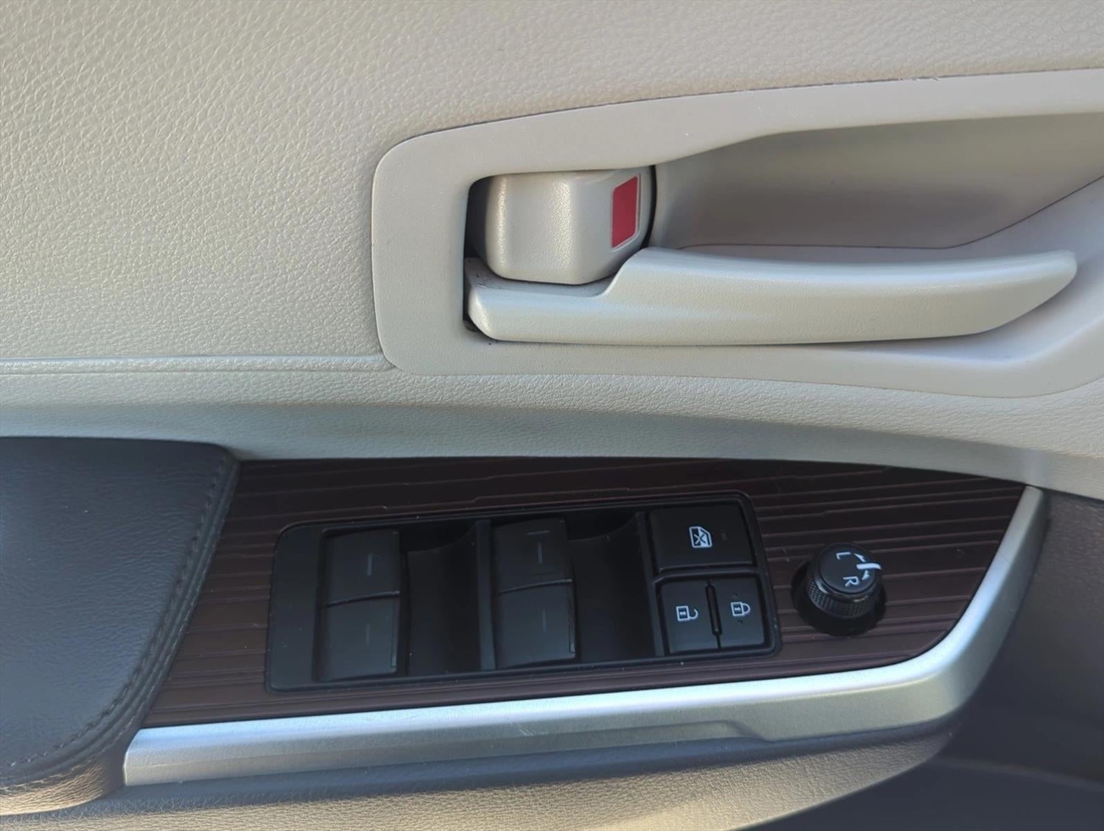 2021 Toyota Sienna LE FWD 8-Passenger (Natl)