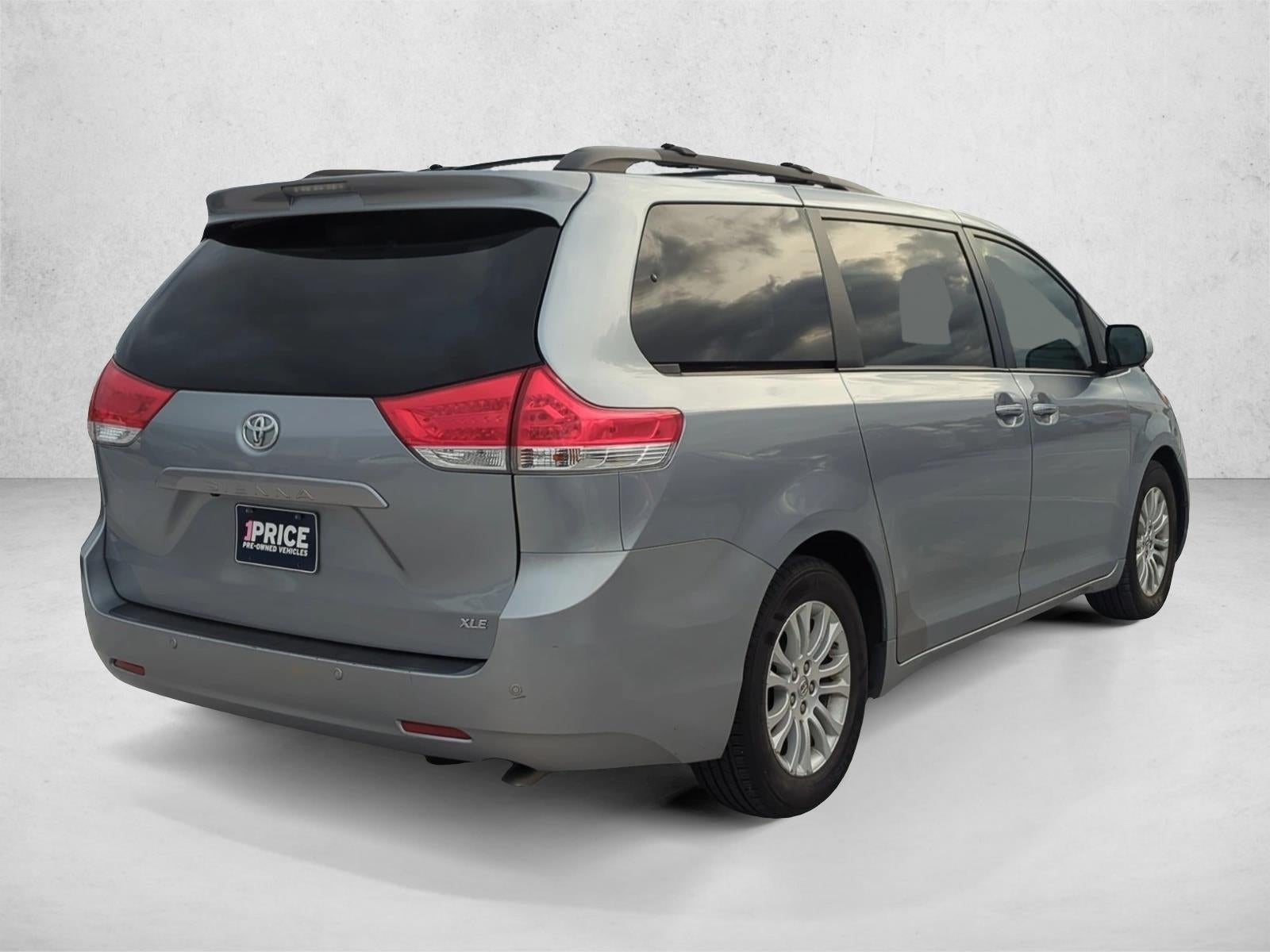 2013 Toyota Sienna 5dr 8-Pass Van V6 XLE FWD (Natl)