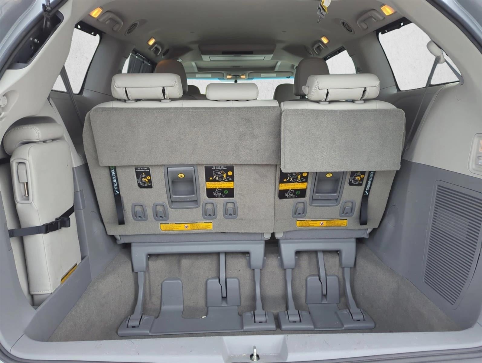 2013 Toyota Sienna 5dr 8-Pass Van V6 XLE FWD (Natl)