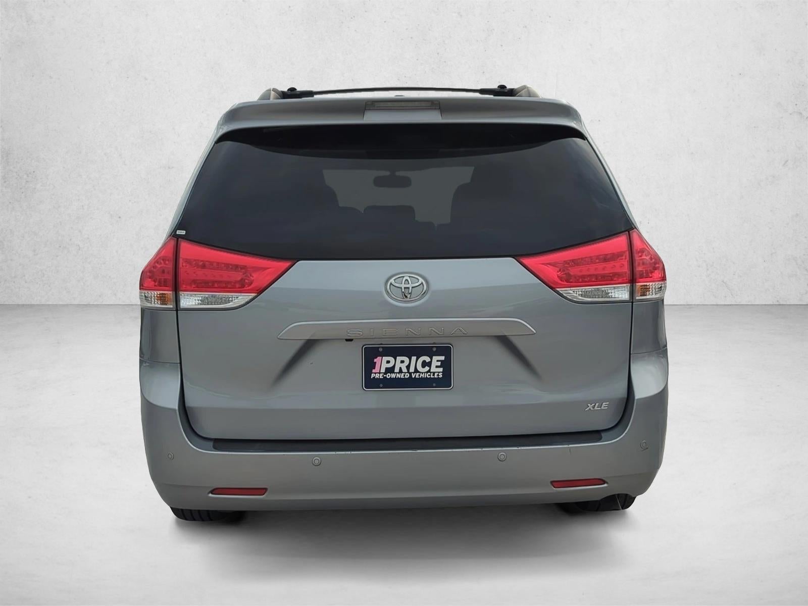 2013 Toyota Sienna 5dr 8-Pass Van V6 XLE FWD (Natl)