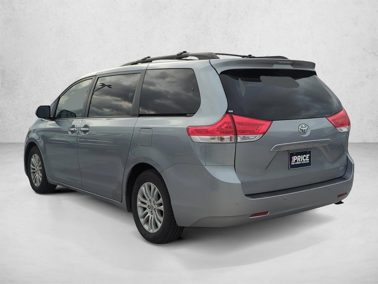 2013 Toyota Sienna 5dr 8-Pass Van V6 XLE FWD (Natl)