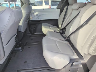 2026 Toyota Sienna XLE FWD 8-Passenger (Natl)