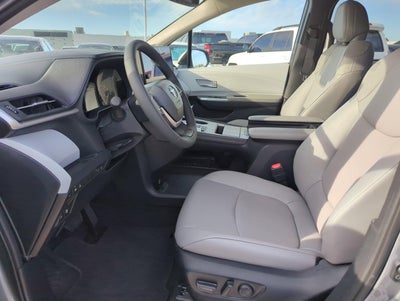 2026 Toyota Sienna XLE FWD 8-Passenger (Natl)