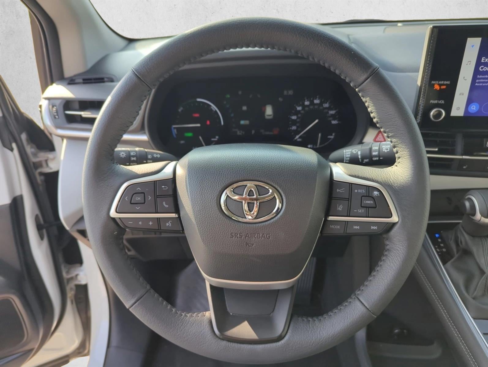 2025 Toyota Sienna XLE FWD 8-Passenger (Natl)