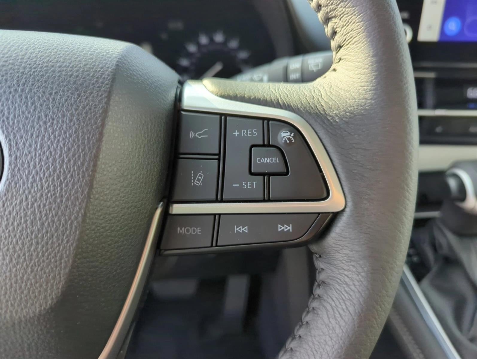 2025 Toyota Sienna XLE FWD 8-Passenger (Natl)