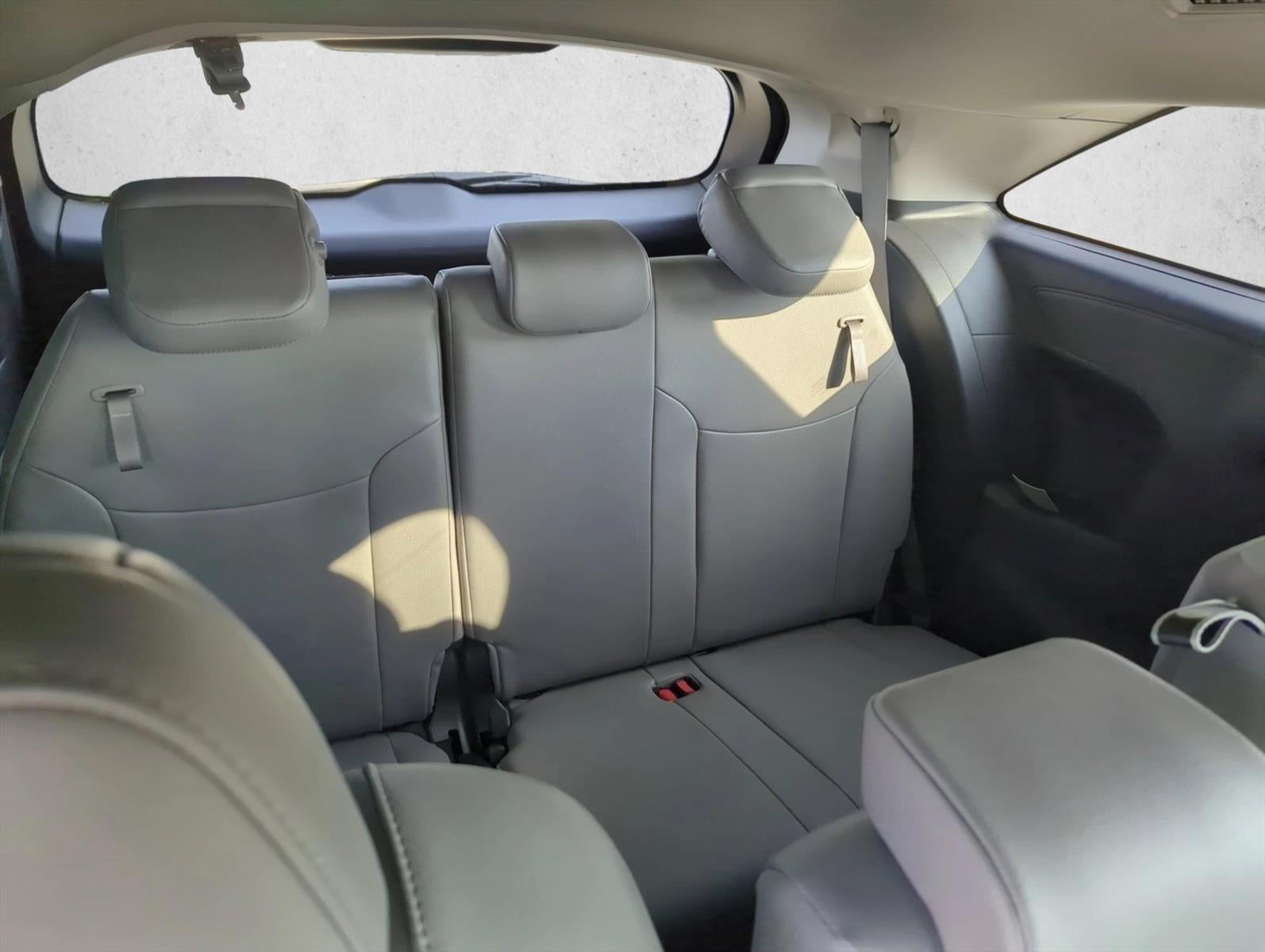 2025 Toyota Sienna XLE FWD 8-Passenger (Natl)