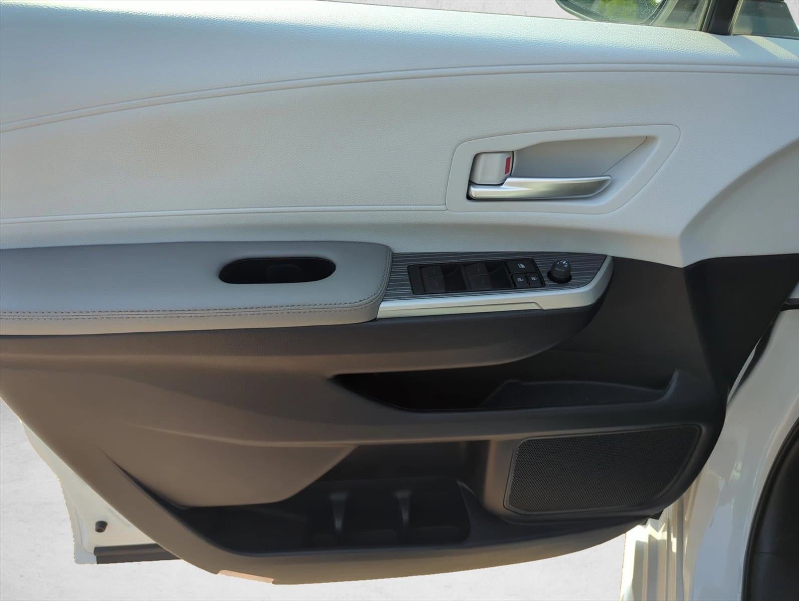 2025 Toyota Sienna XLE FWD 8-Passenger (Natl)