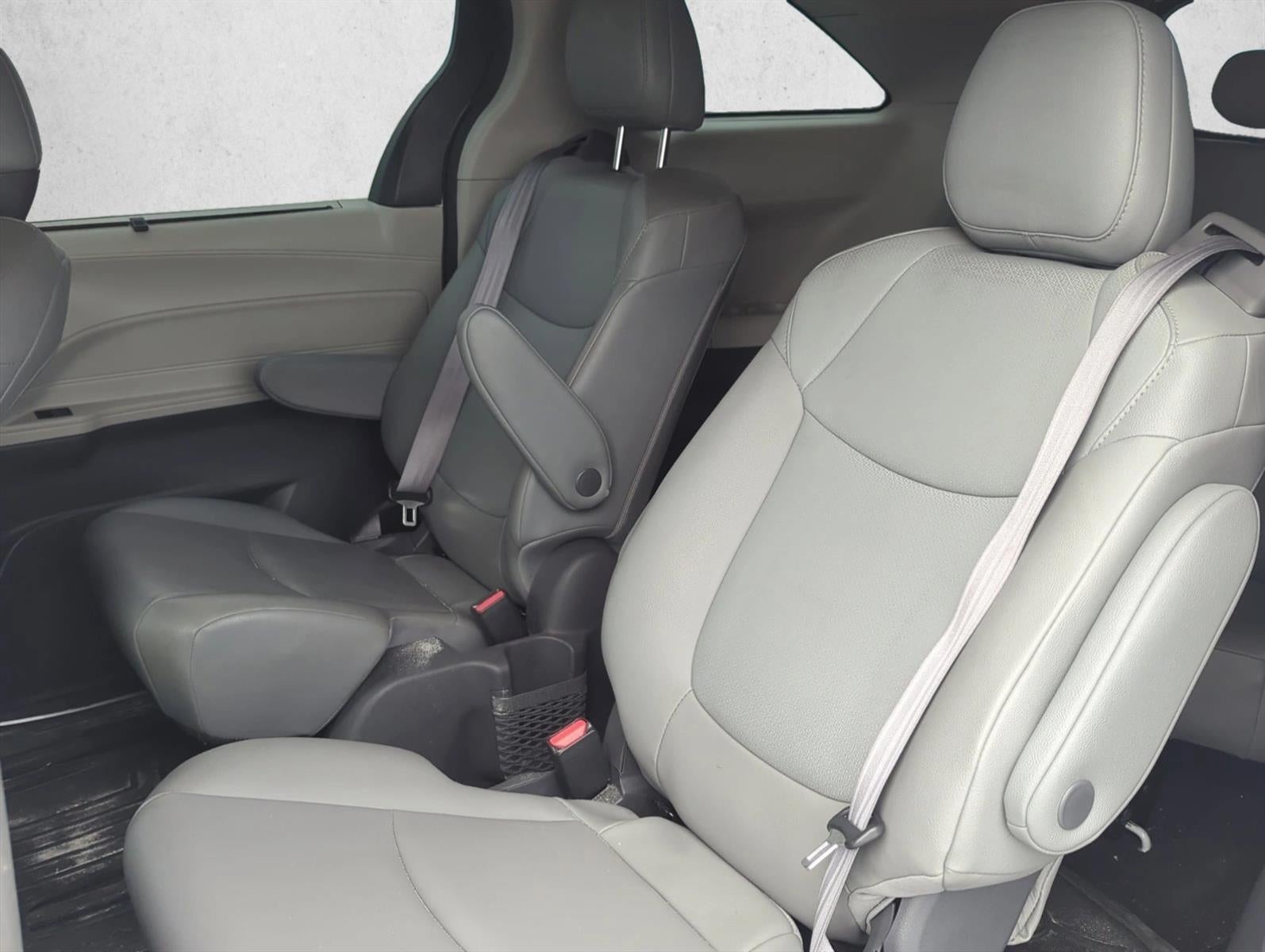2021 Toyota Sienna XLE FWD 7-Passenger (Natl)