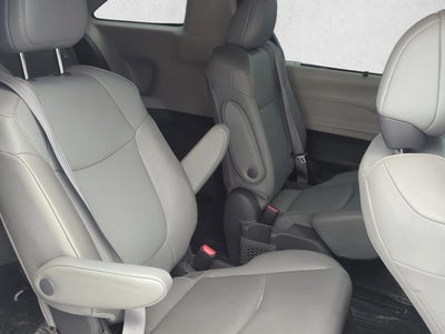 2021 Toyota Sienna XLE FWD 7-Passenger (Natl)