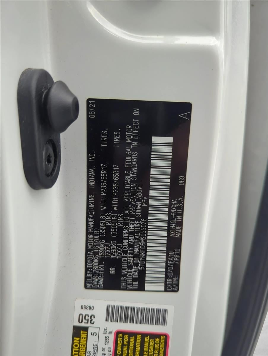 2021 Toyota Sienna XLE FWD 7-Passenger (Natl)