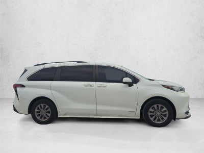 2021 Toyota Sienna XLE FWD 7-Passenger (Natl)