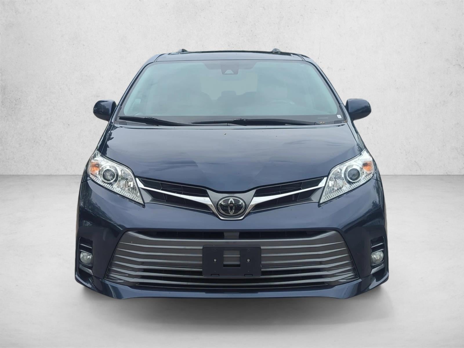 2019 Toyota Sienna XLE FWD 8-Passenger (Natl)