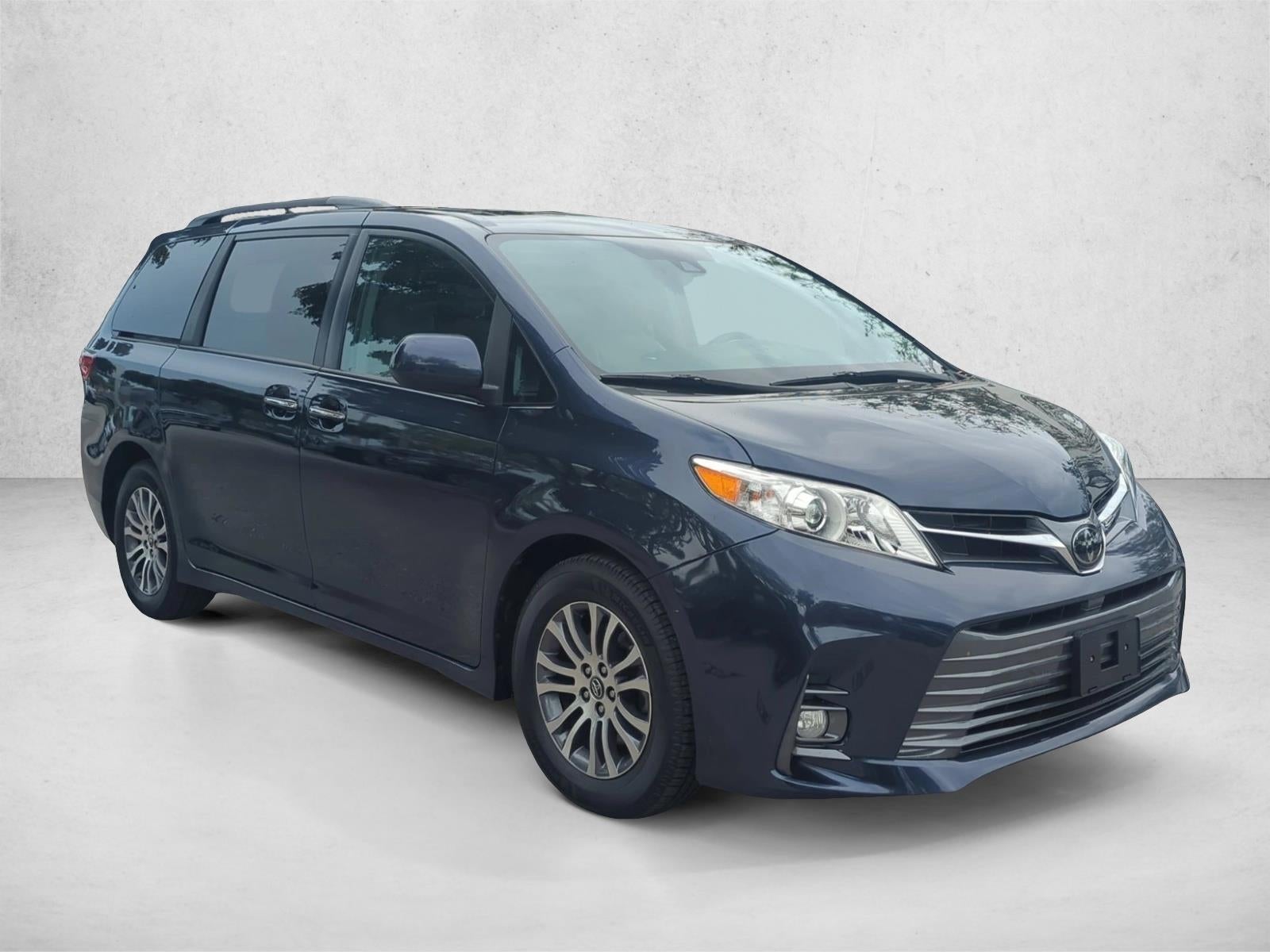 2019 Toyota Sienna XLE FWD 8-Passenger (Natl)