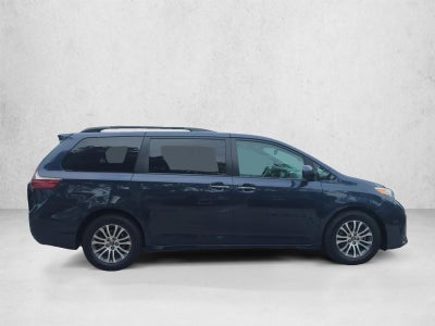 2019 Toyota Sienna XLE FWD 8-Passenger (Natl)