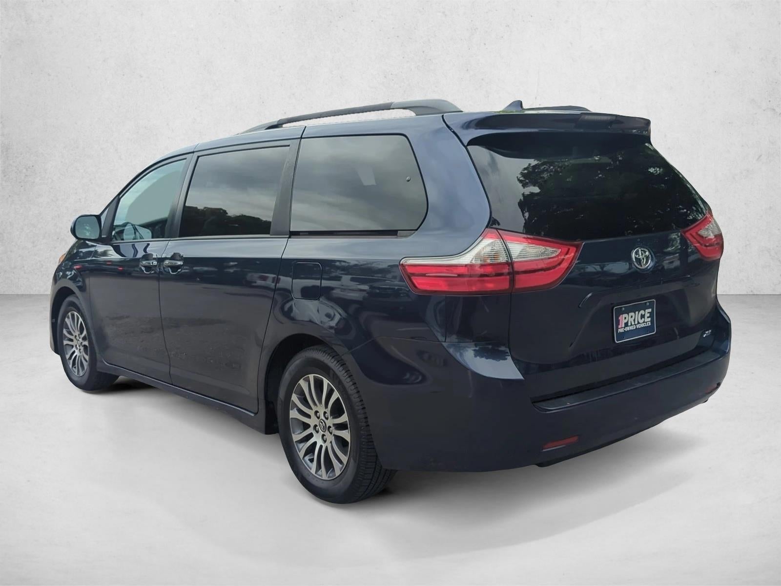 2019 Toyota Sienna XLE FWD 8-Passenger (Natl)