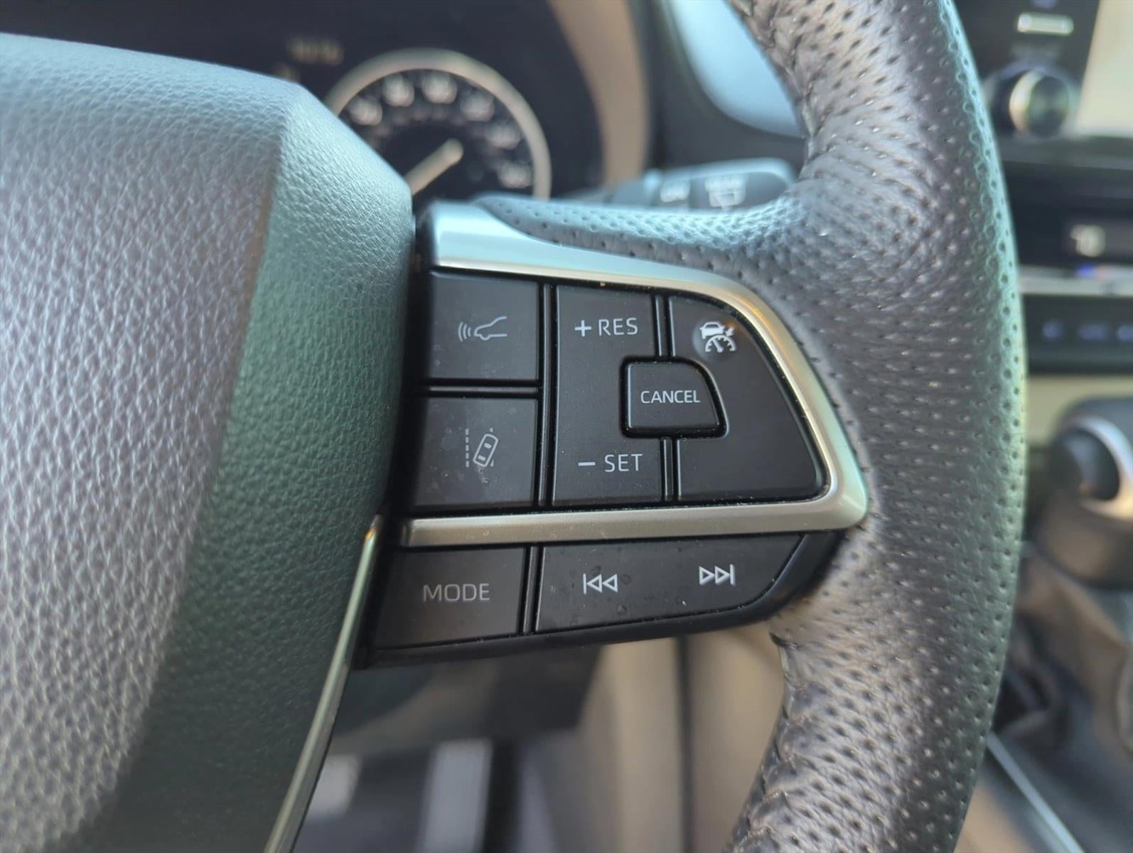 2024 Toyota Sienna Limited FWD 7-Passenger (Natl)