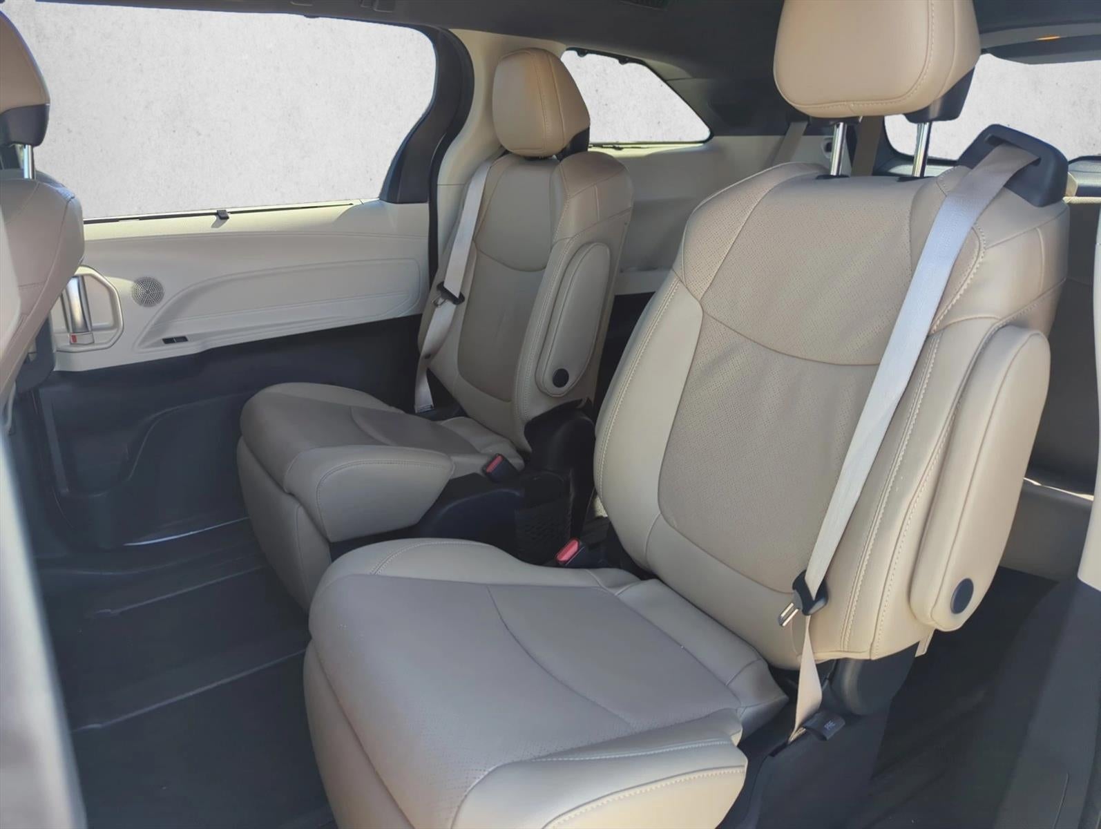 2024 Toyota Sienna Limited FWD 7-Passenger (Natl)