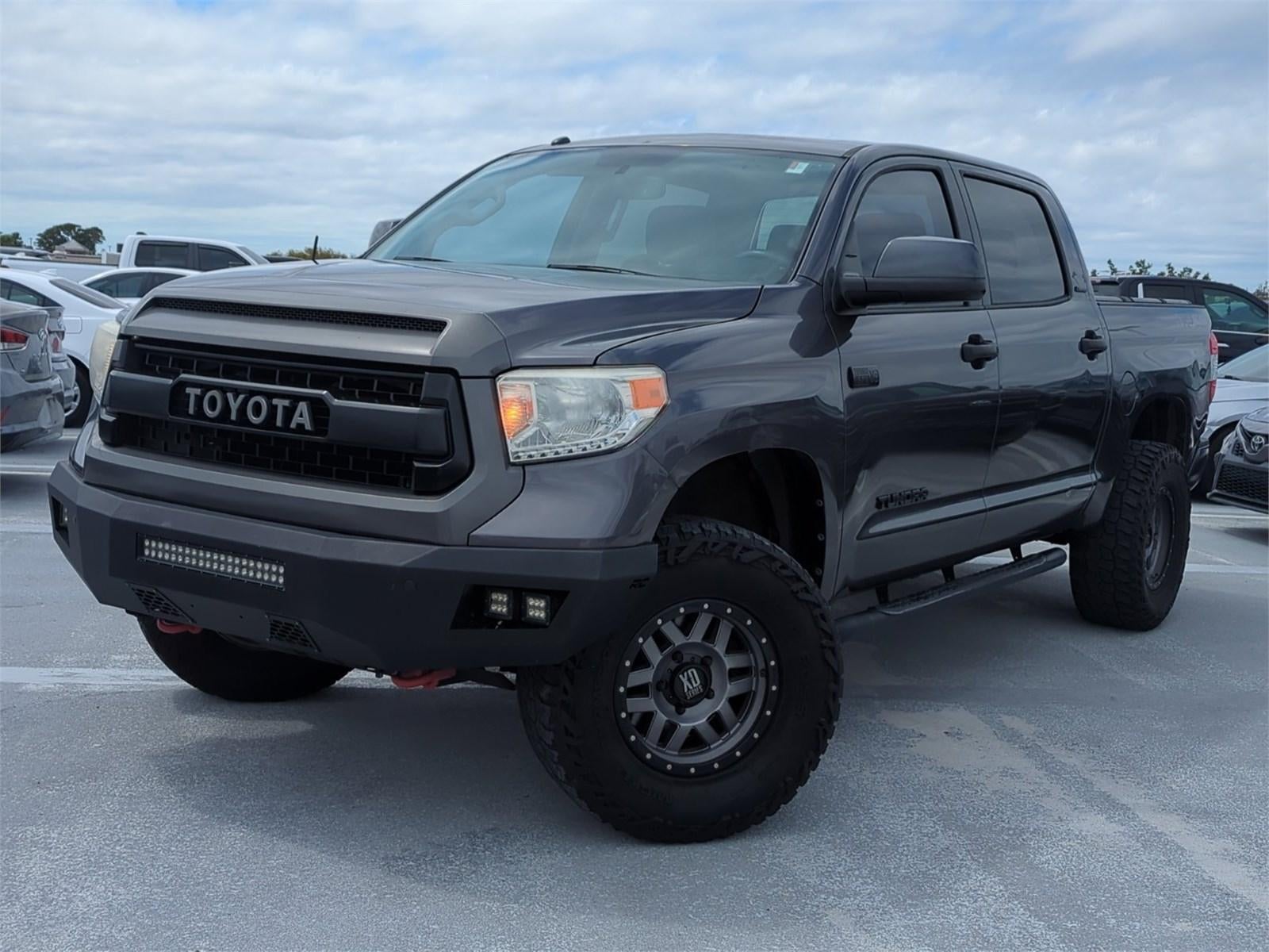 2017 Toyota Tundra 4WD 4WD Limited CrewMax 5.5' Bed 5.7L FFV (Natl)