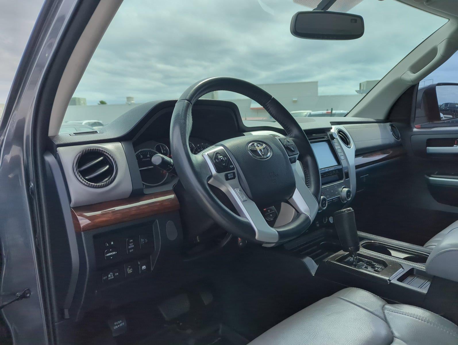 2017 Toyota Tundra 4WD 4WD Limited CrewMax 5.5' Bed 5.7L FFV (Natl)