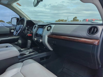2017 Toyota Tundra 4WD 4WD Limited CrewMax 5.5' Bed 5.7L FFV (Natl)