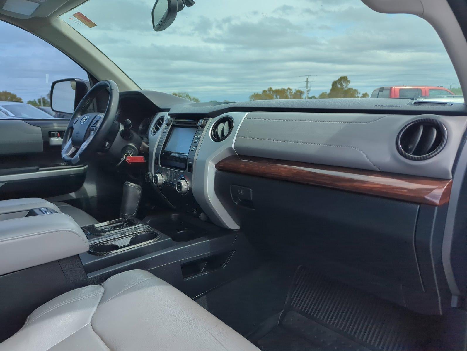 2017 Toyota Tundra 4WD 4WD Limited CrewMax 5.5' Bed 5.7L FFV (Natl)