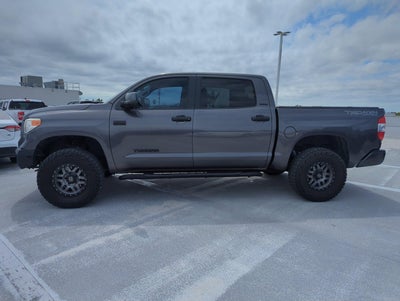 2017 Toyota Tundra 4WD 4WD Limited CrewMax 5.5' Bed 5.7L FFV (Natl)