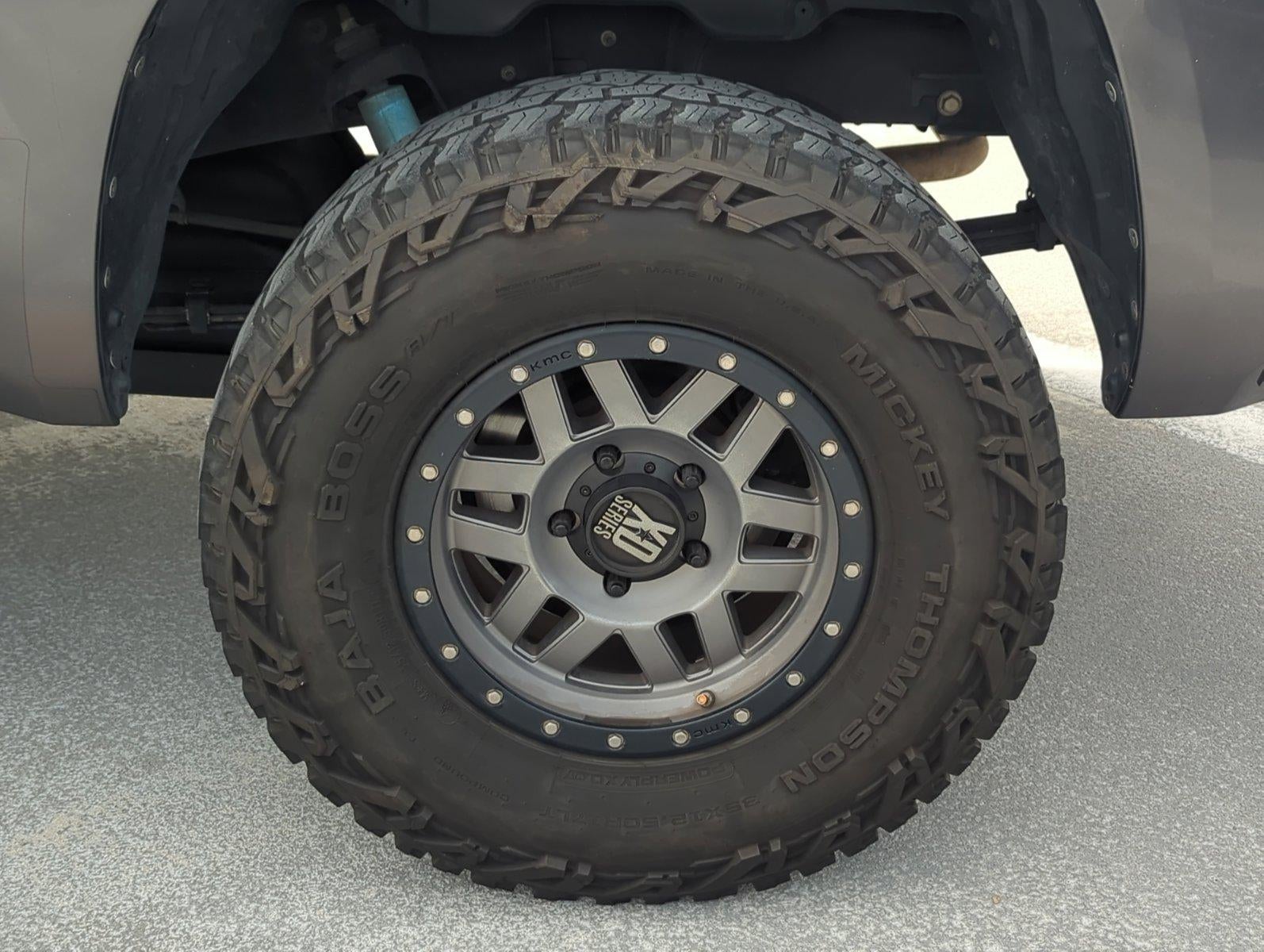 2017 Toyota Tundra 4WD 4WD Limited CrewMax 5.5' Bed 5.7L FFV (Natl)