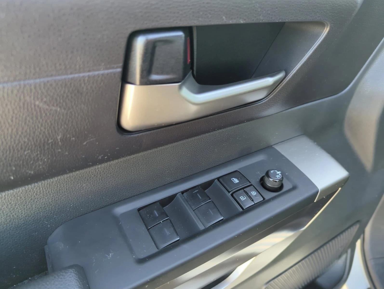 2025 Toyota Tundra 4WD 4WD SR5 CrewMax 5.5' Bed (SE)