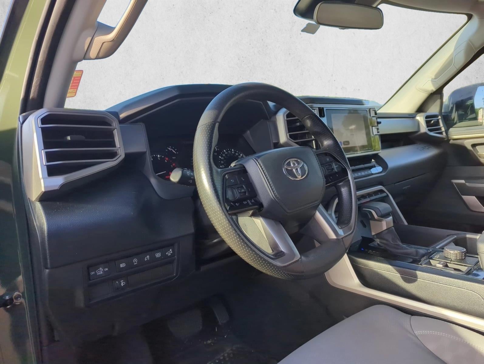 2022 Toyota Tundra 4WD 4WD SR5 CrewMax 5.5' Bed (SE)