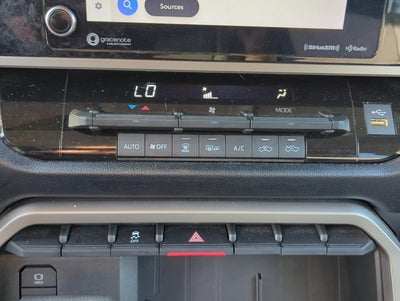 2022 Toyota Tundra 4WD 4WD SR5 CrewMax 5.5' Bed (SE)