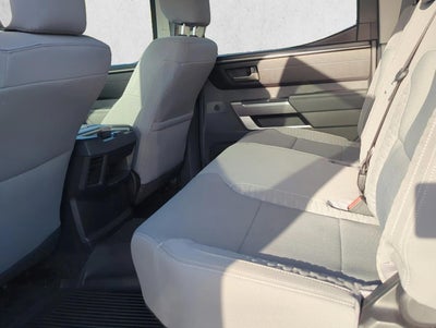 2022 Toyota Tundra 4WD 4WD SR5 CrewMax 5.5' Bed (SE)