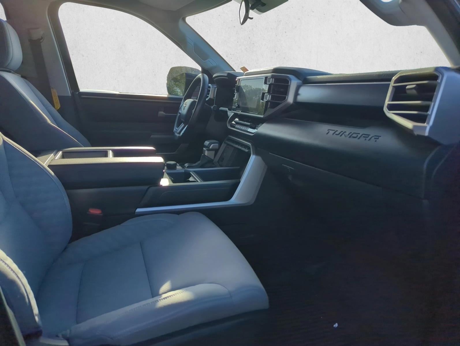 2022 Toyota Tundra 4WD 4WD SR5 CrewMax 5.5' Bed (SE)