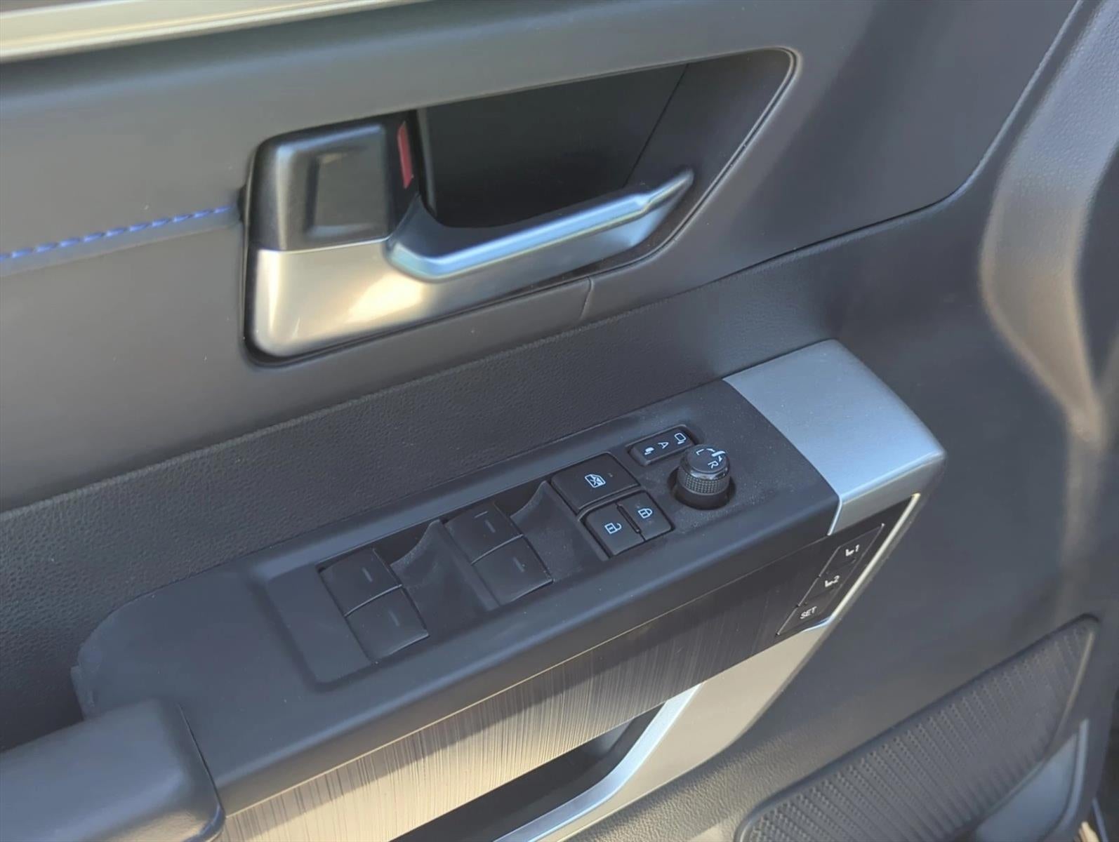 2024 Toyota Tundra 4WD 4WD Platinum CrewMax 5.5' Bed (Natl)