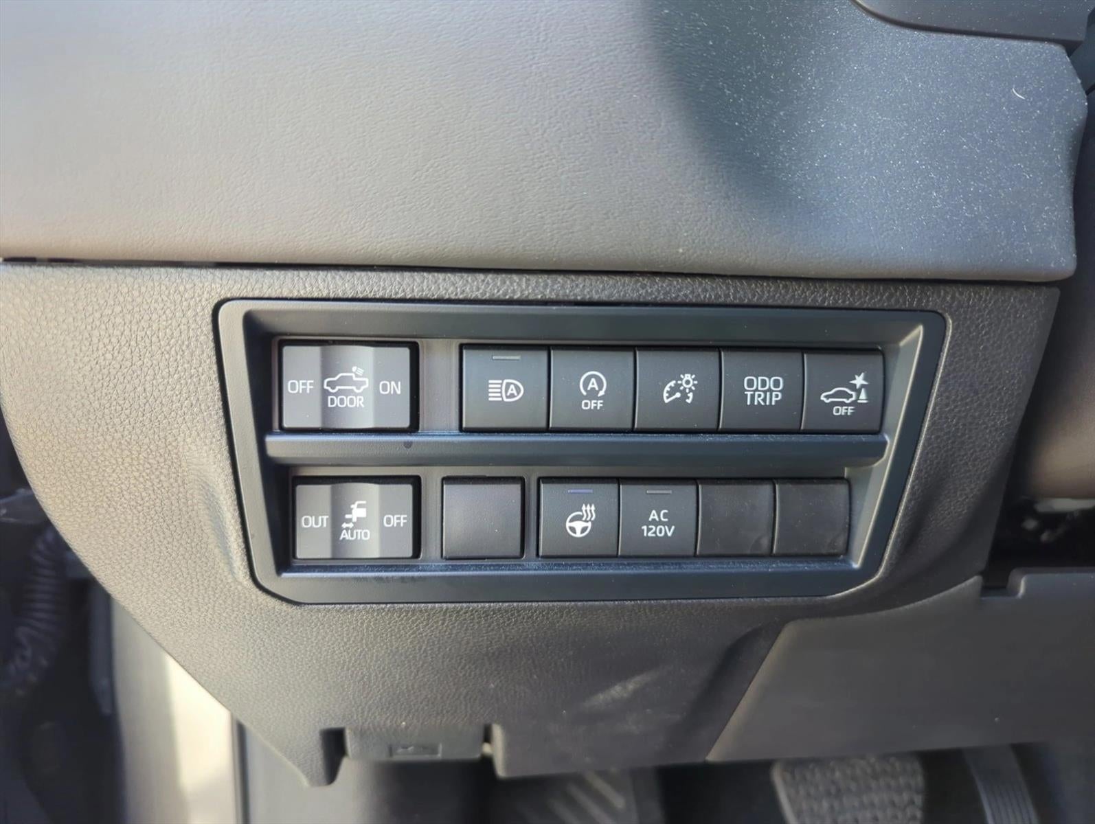 2025 Toyota Tundra 4WD 4WD Platinum CrewMax 5.5' Bed (Natl)