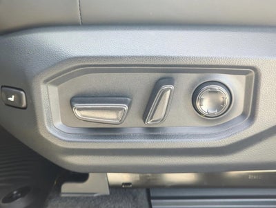 2025 Toyota Tundra 4WD 4WD Platinum Hybrid CrewMax 5.5' Bed (Natl)