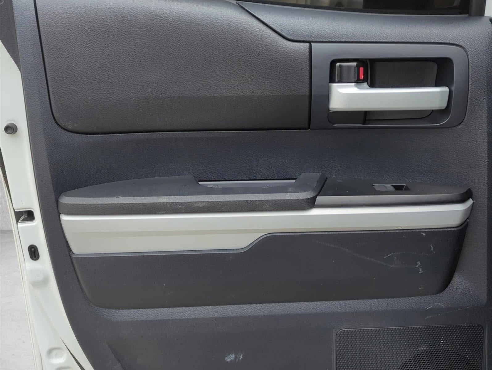 2015 Toyota Tundra 2WD Truck 2WD Double Cab Standard Bed 4.6L V8 SR5 (Natl)